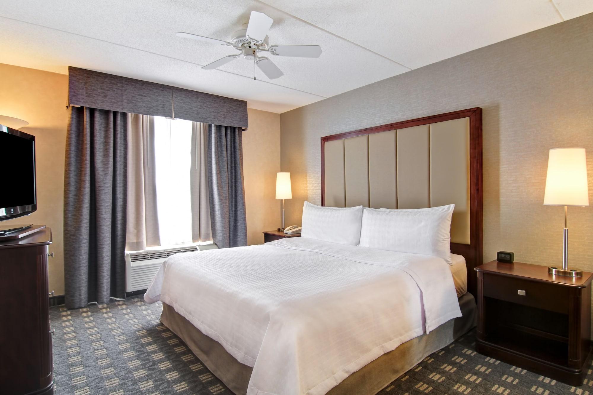Hotel Homewood By Hilton Toronto