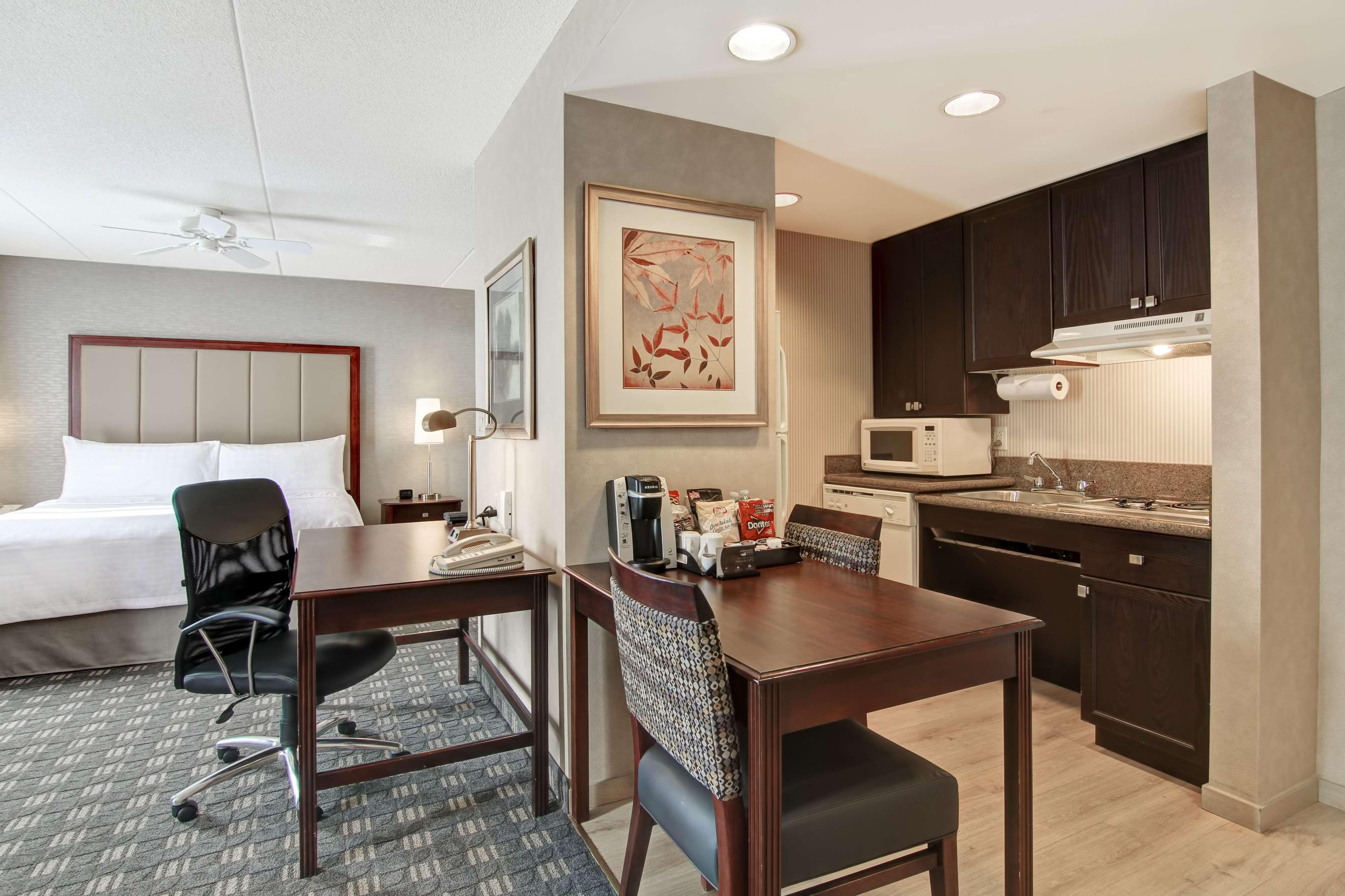Homewood By Hilton Toronto Hotel 3*