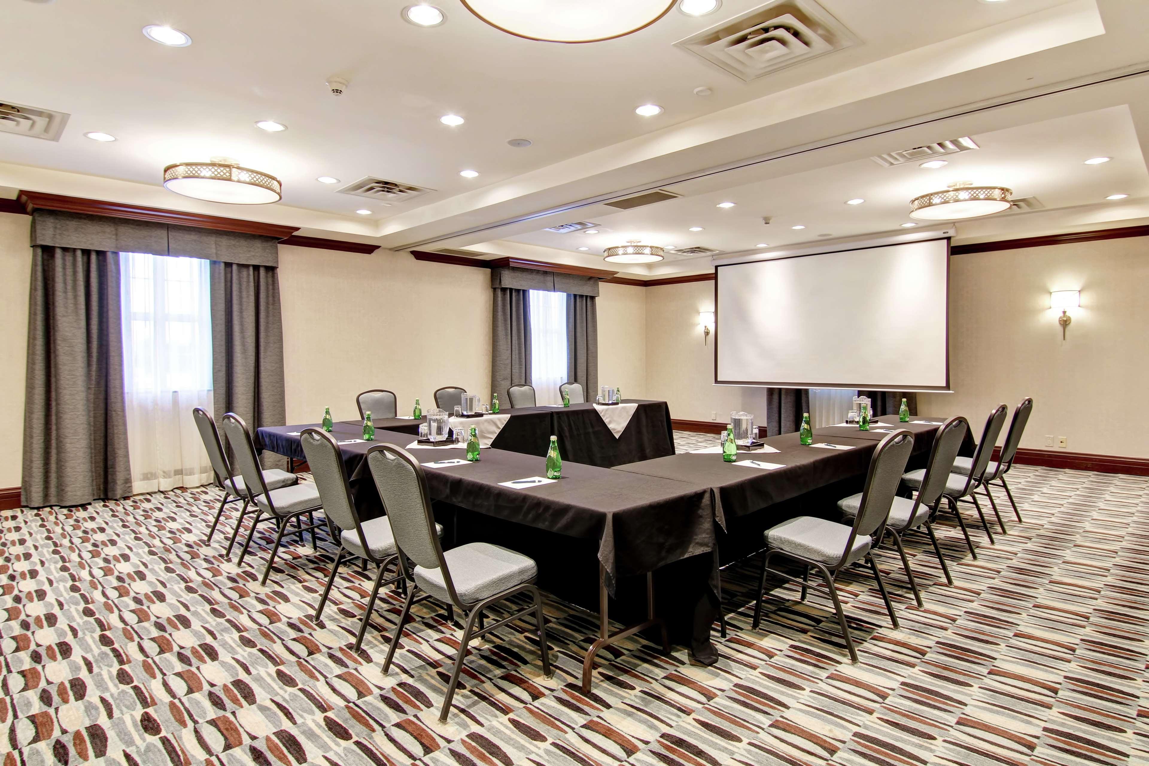 Hotel Homewood By Hilton Toronto Oakville