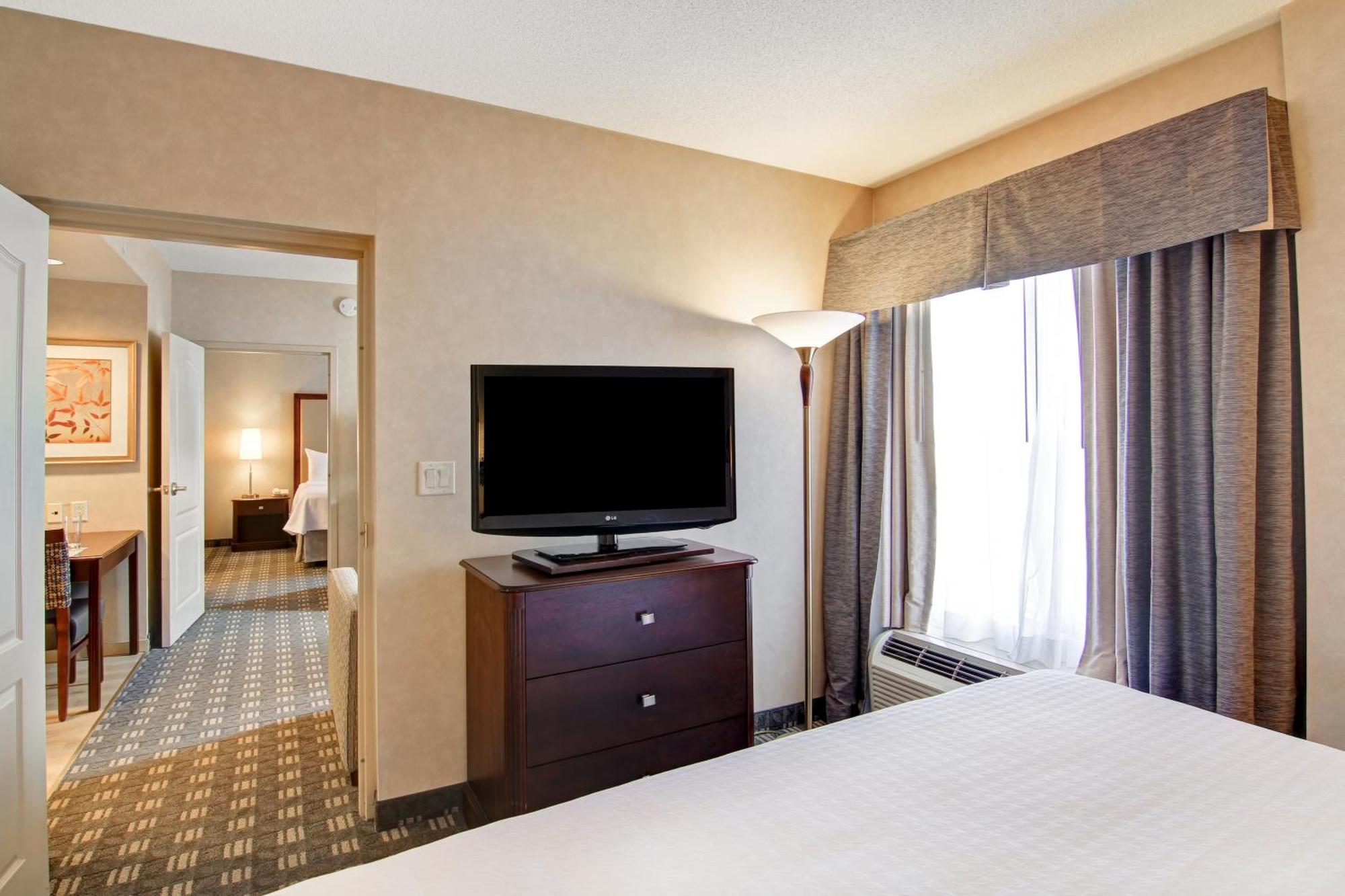 Hotel Homewood By Hilton Toronto