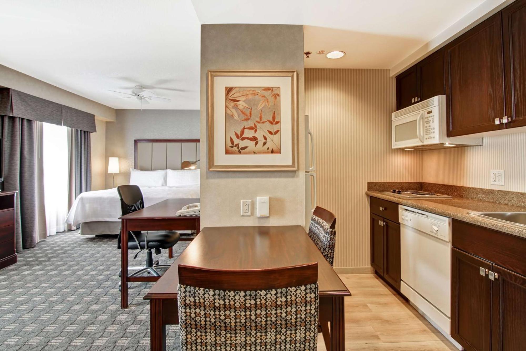 Hotel Homewood By Hilton Toronto 3*