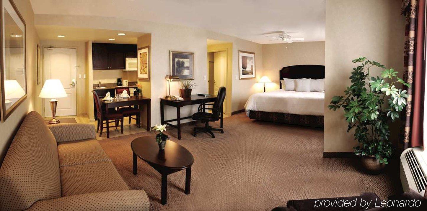 Homewood By Hilton Toronto Hotel 3*