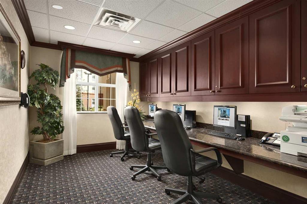 Homewood By Hilton Toronto 3*